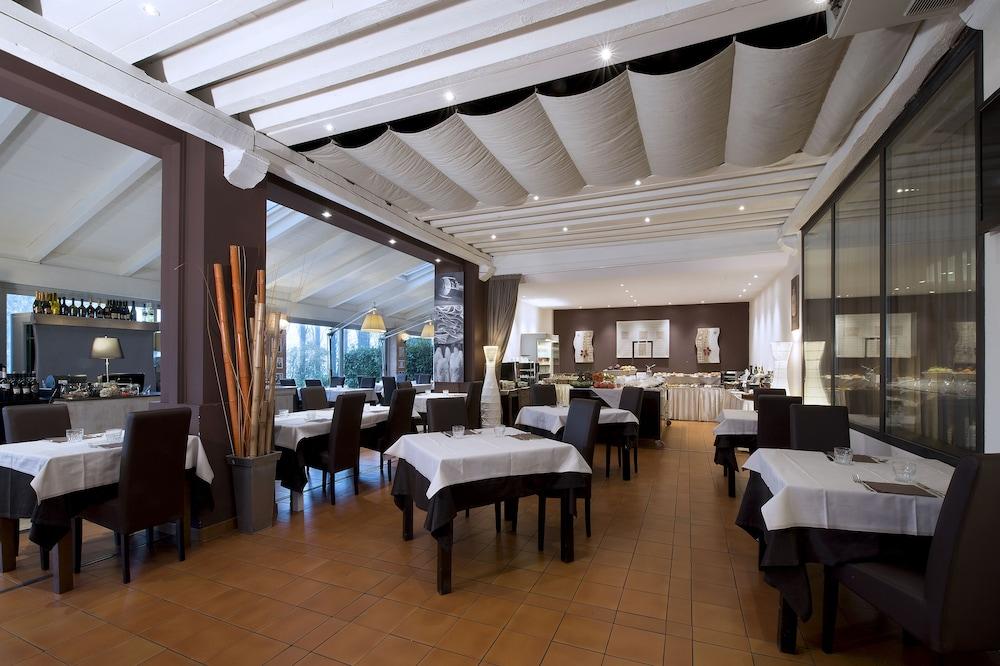 Hotel Villa Ducale Parma Exterior photo
